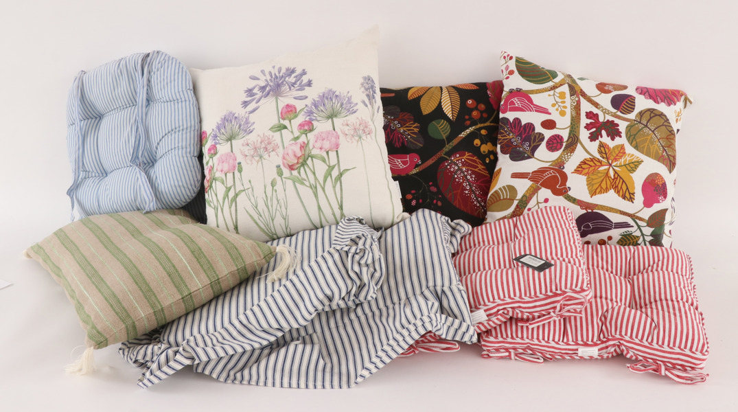 Parti kuddar och dynor, bl.a. Boel & Jan