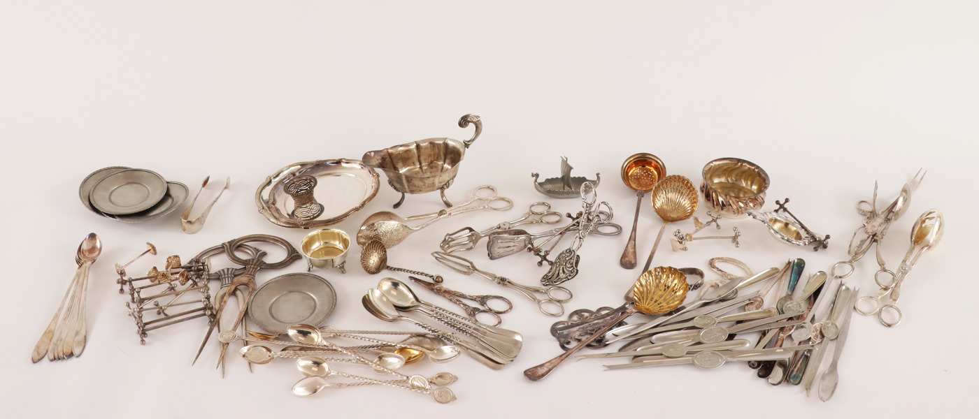 Parti nysilverföremål