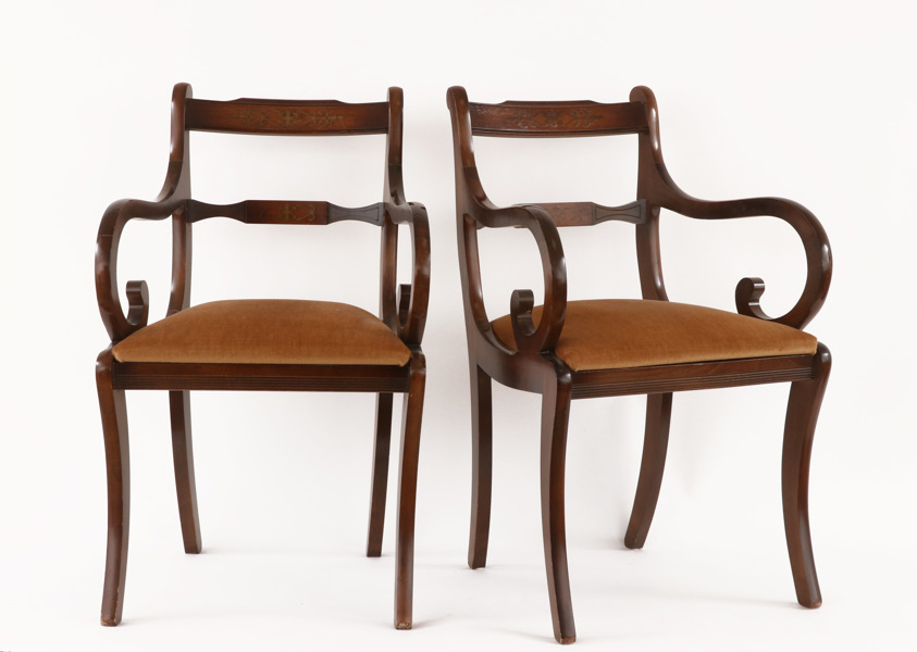 Karmstolar ett par, England, 1900-tal