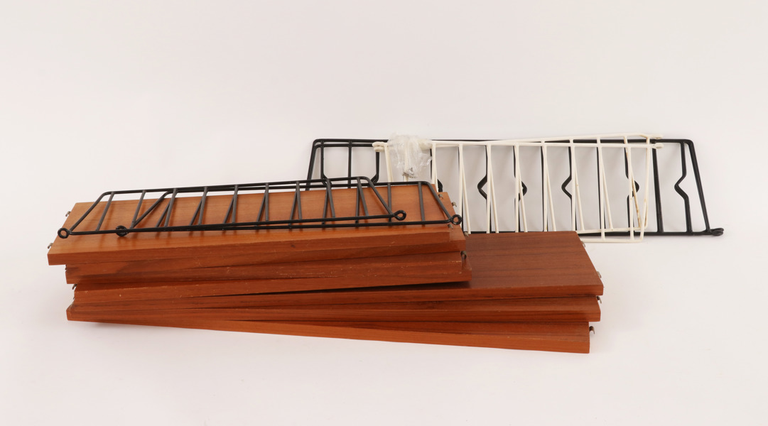 Vägghylla, bl.a. String, 1950/60-tal