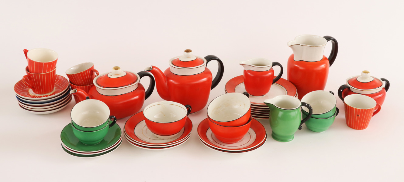 Parti kaffe- och teservisdelar, 1900-talets första hälft