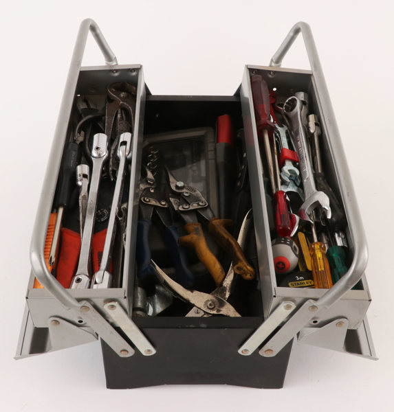 Låda med handverktyg, bl.a. Bahco