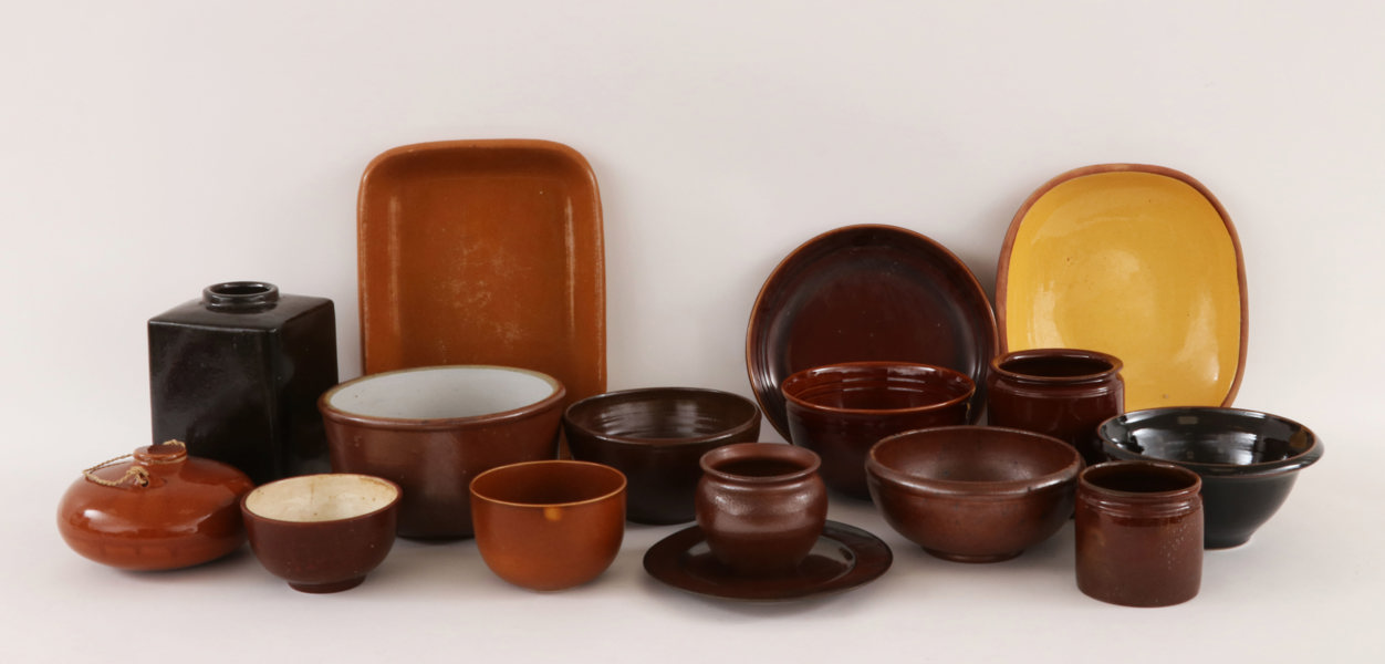 Sten- och lergods 15 delar, bl.a. Höganäs