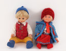 Dockor 2st, iklädda folkdräkt