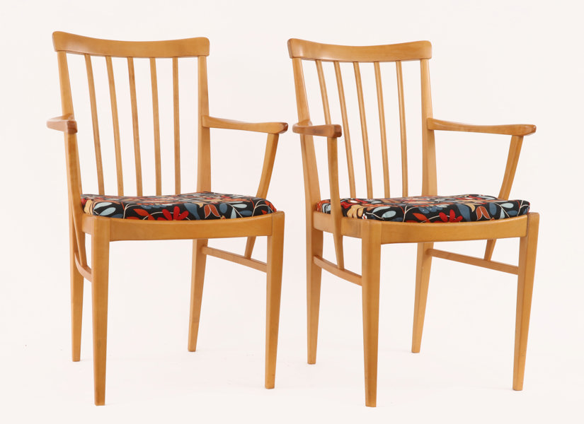 Karmstolar ett par, "Herrgården", Carl Malmsten för Åfors Möbelfabrik