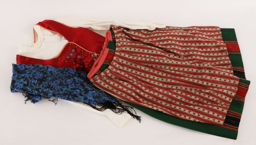 Folkdräkt för kvinna, Stora Tuna