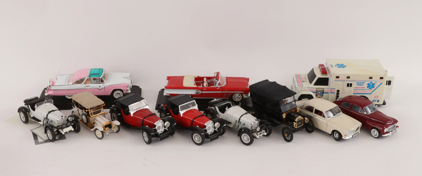 Modellbilar 11st, bl.a. Revell