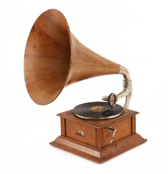Trattgrammofon, His Master's Voice, daterad 1913