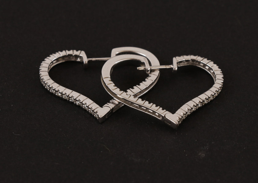 Örhängen ett par, 18k vitguld