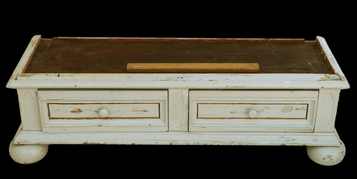 Underrede till skåp, barock, 1700-tal