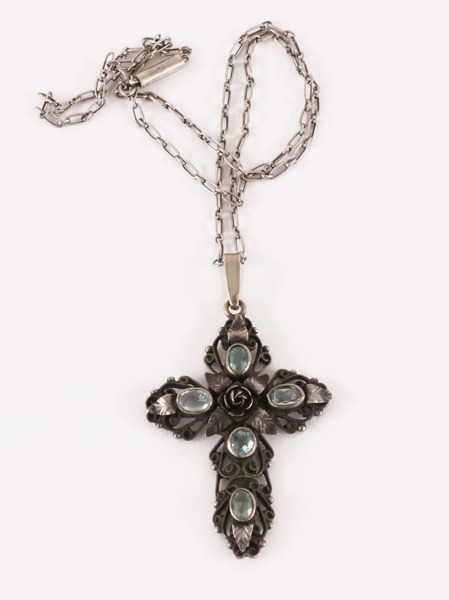 Halsband med hänge, silver