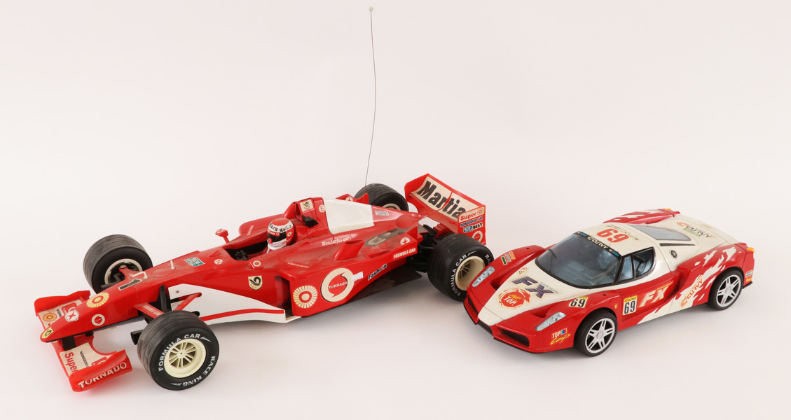 Bilar 2st, bl.a. radiostyrd