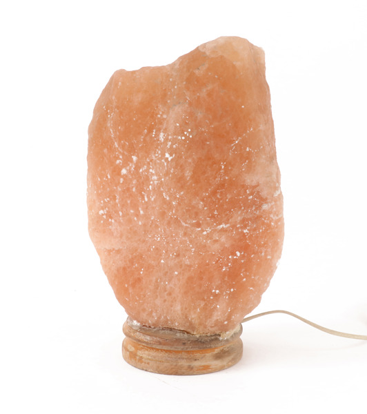 Bordslampa tillverkad av saltsten