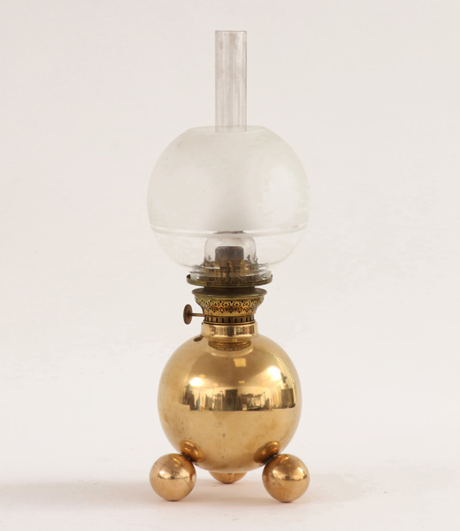 Bordsfotogenlampa, Gusum, omkring år 1900