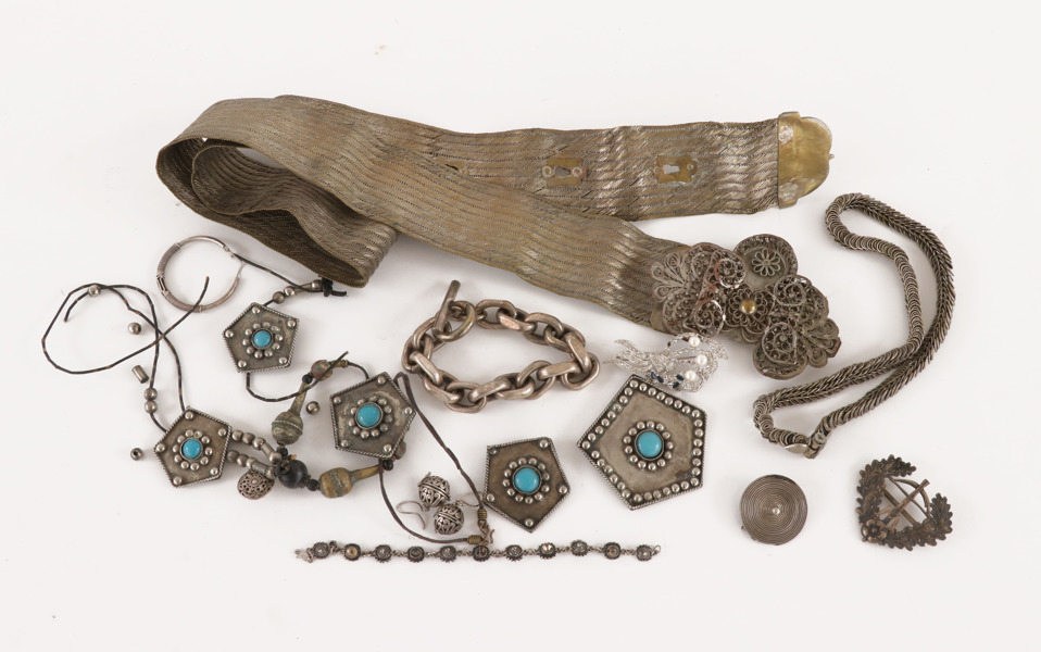 Parti smycken, bl.a. silver