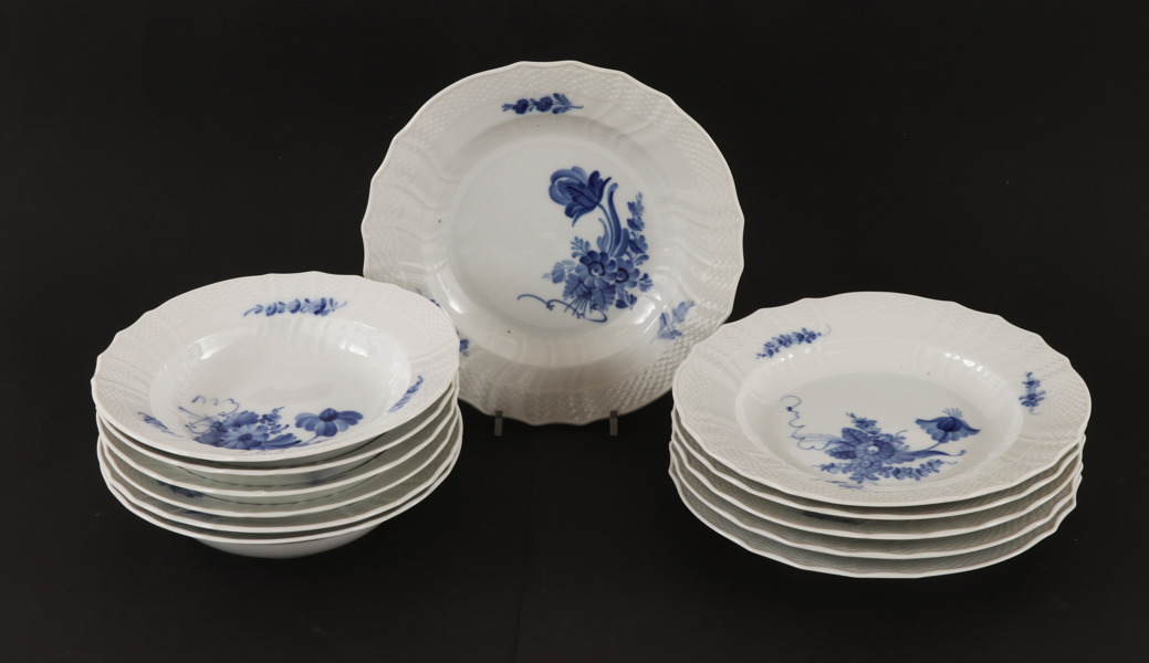 Matservisdelar, "Blå blomster", Royal Copenhagen, Danmark