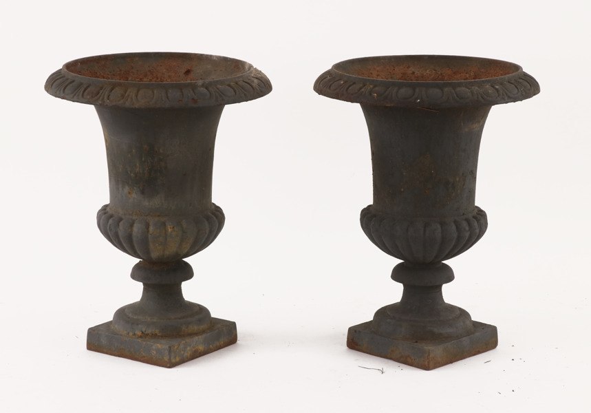 Trädgårdsurnor ett par, 2000-tal