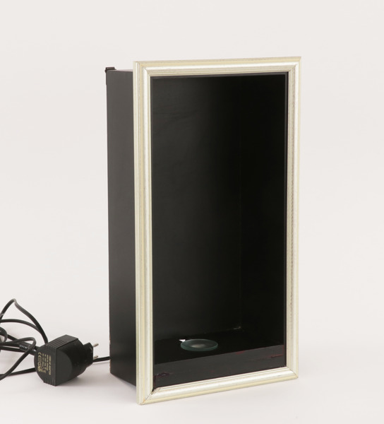 Väggskåp med belysning, 2000-tal