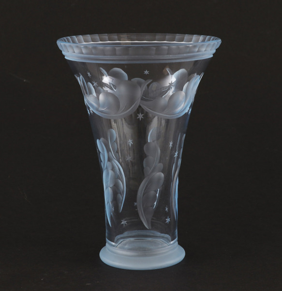 Vas, Simon Gate för Orrefors, 1900-talets första hälft