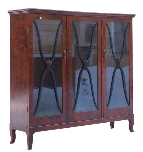 Vitrinskåp, 1900-talets första hälft