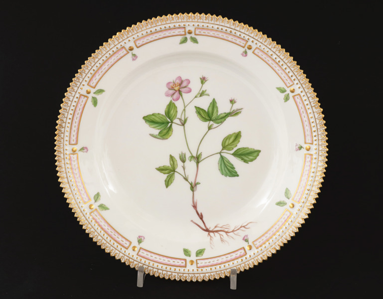 Tallrik, "Flora Danica", Royal Copenhagen, 1969-74