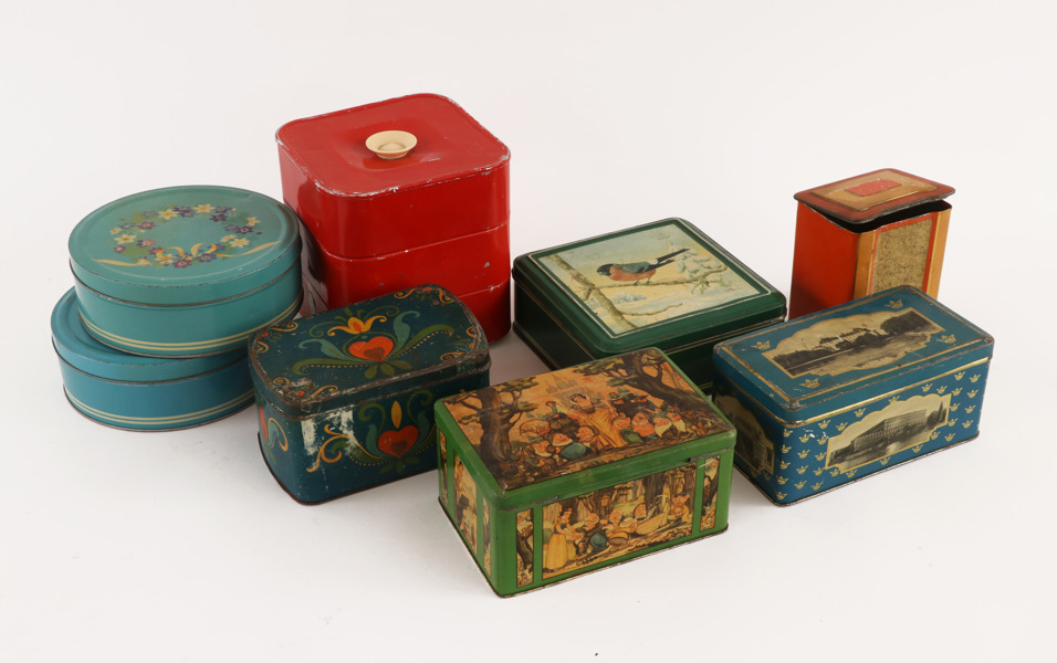 Äldre plåtburkar 8st