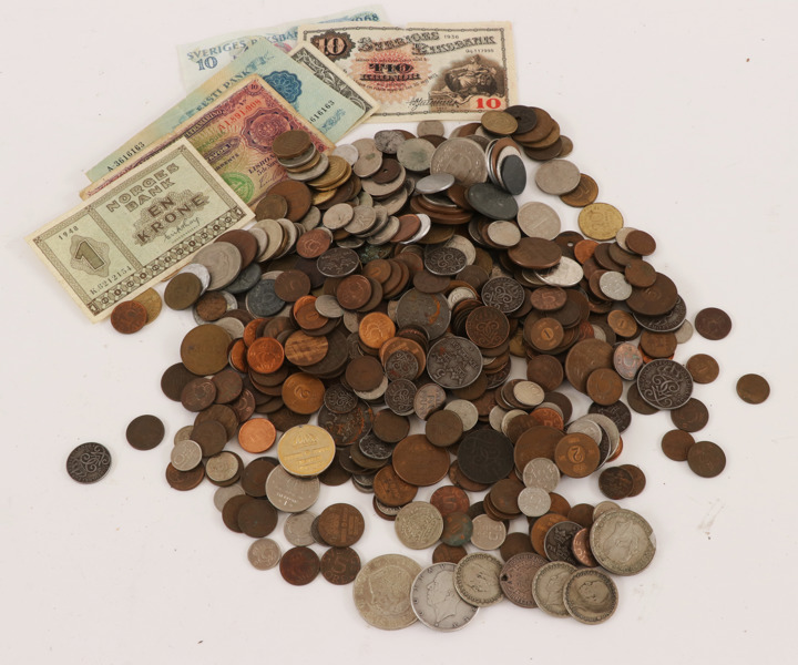 Parti mynt och sedlar, några i silver