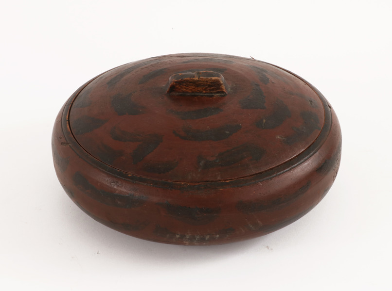 Svarvburk med lock, allmoge, 1800-tal