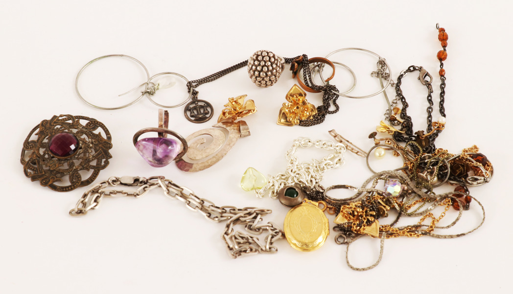 Parti smycken, bl.a. silver