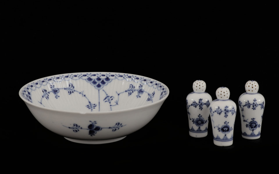 Porslin 4 delar, "Musselmalet", Royal Copenhagen, Danmark