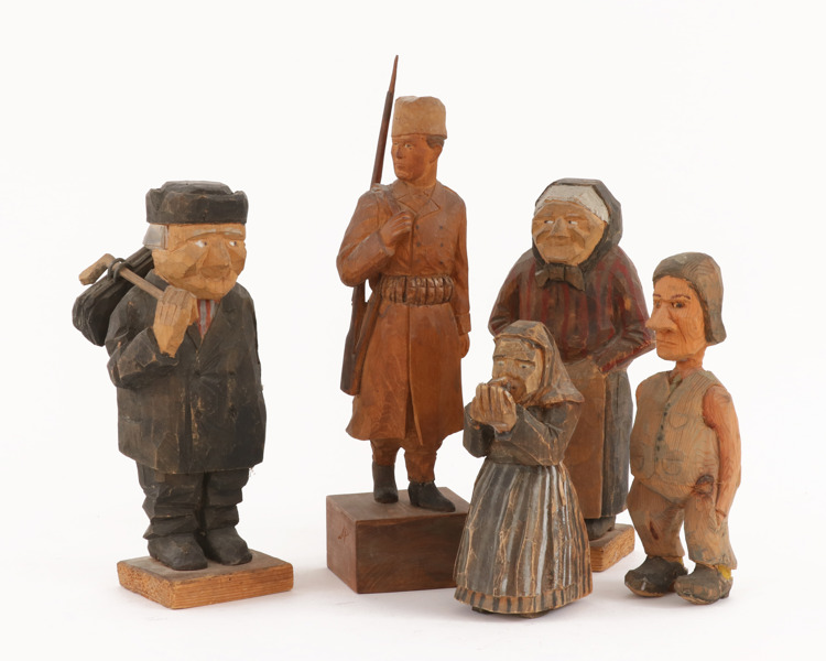 Träskurna figurer 5st