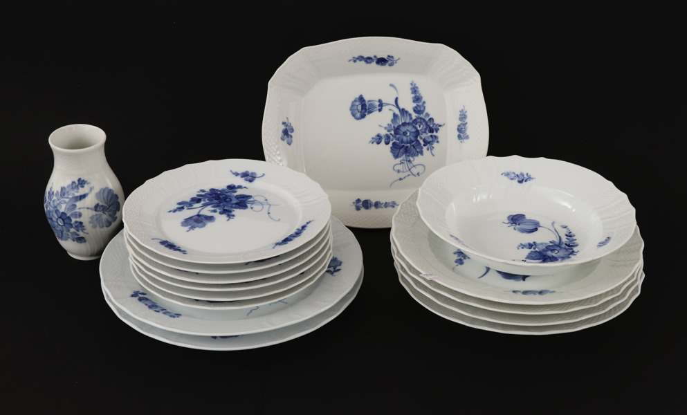 Matservisdelar 15st, "Blå blomster", Royal Copenhagen