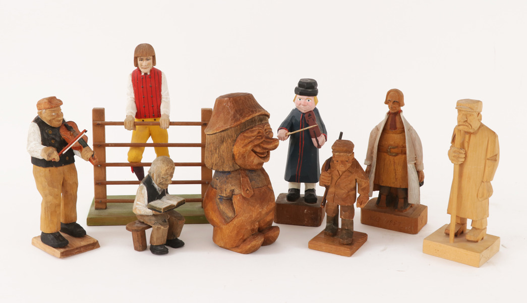 Parti träskurna figurer