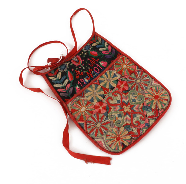 Dräktväska, daterad 1901