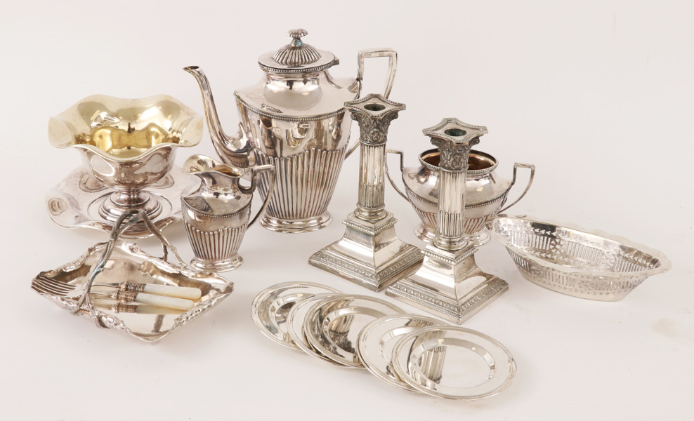 Parti nysilverföremål