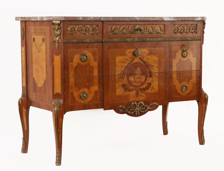 Byrå, gustaviansk stil, 1900-talets första hälft