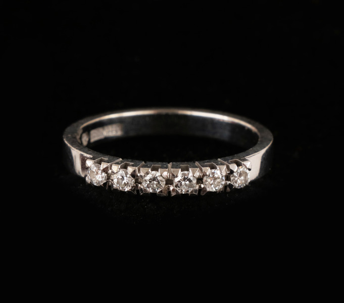 Ring i 18k vitguld, 1975