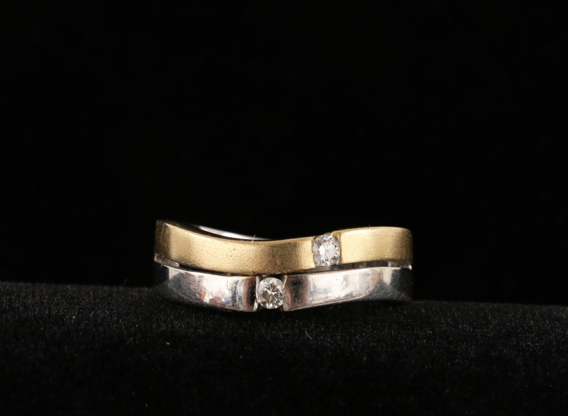 Ring i 14k röd- och vitguld