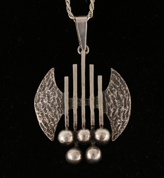 Halsband med hänge, silver