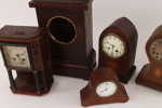 Klockor och fodral 7 delar, bl.a. 1800-tal