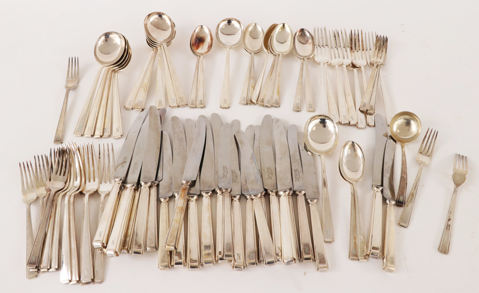 Bestickservisdelar i nysilver, England