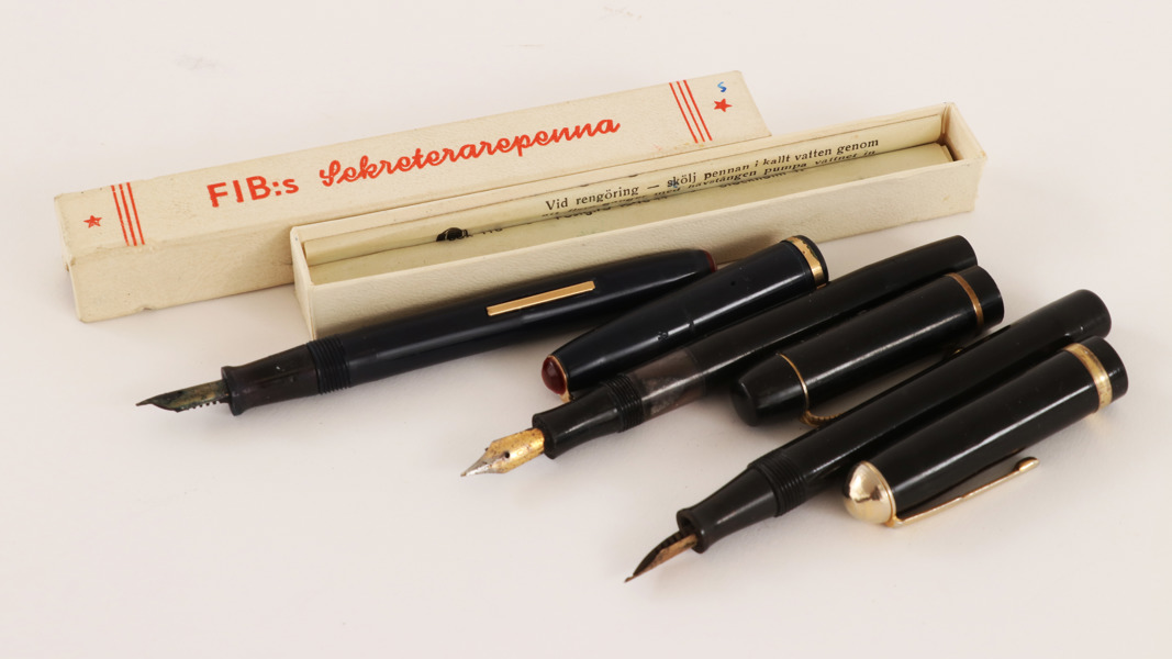 Reservoarpennor 3st, varav två med spets i 14k