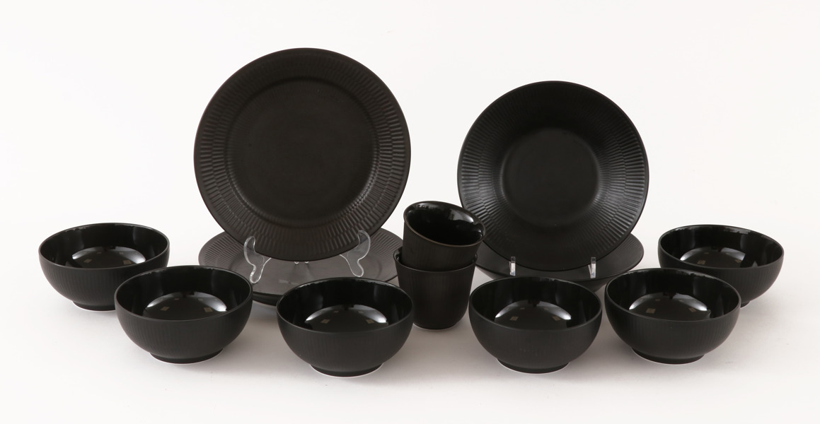Matservisdelar, "Black fluted", Royal Copenhagen, Danmark