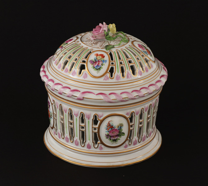 Gallerskål med lock, Herend, Ungern