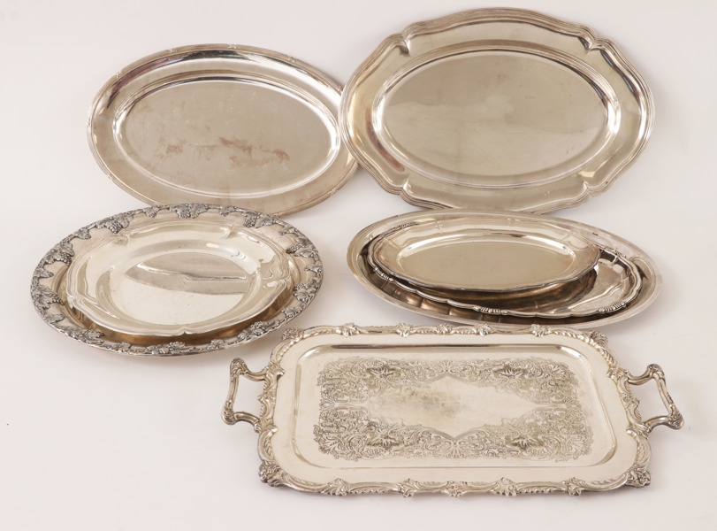 Serveringsbrickor och uppläggningsfat 8 delar