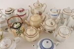 Te- och kaffekannor 16st, bl.a. 1800-tal