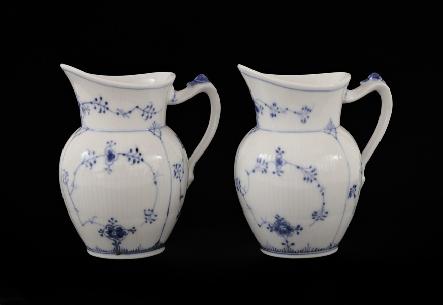 Mjölkkannor ett par, "Musselmalet", Royal Copenhagen, Danmark