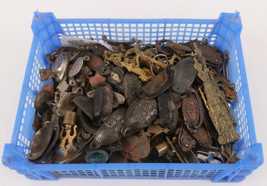 Parti möbelbeslag, reservdelar