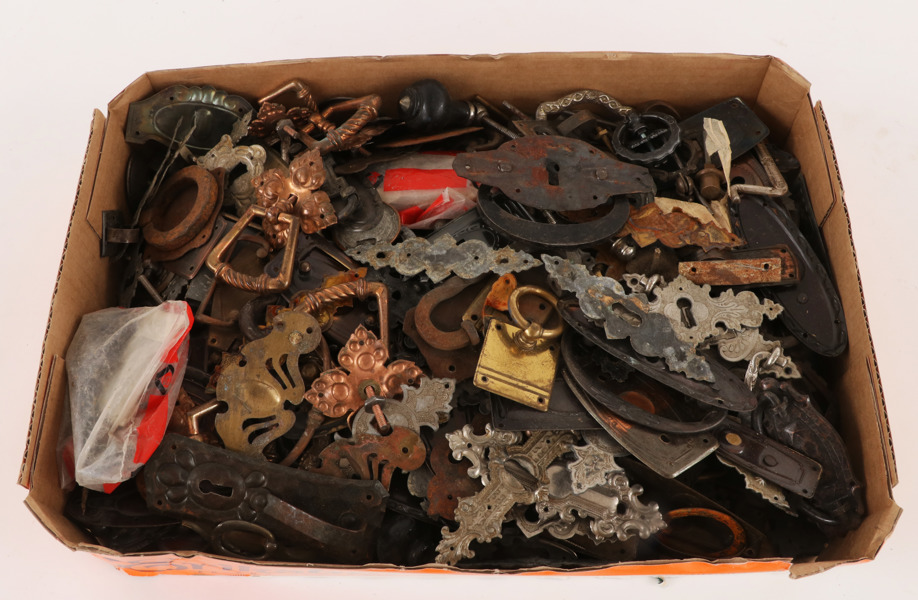 Parti möbelbeslag, 18/1900-tal