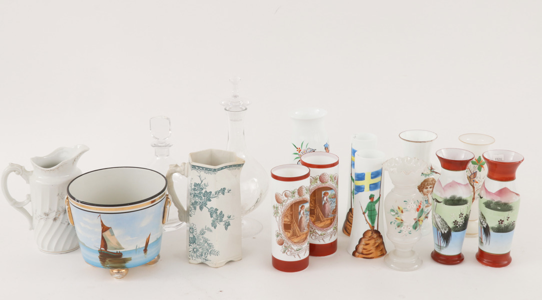 Glas och keramik 15 delar, mestadels tidigt 1900-tal